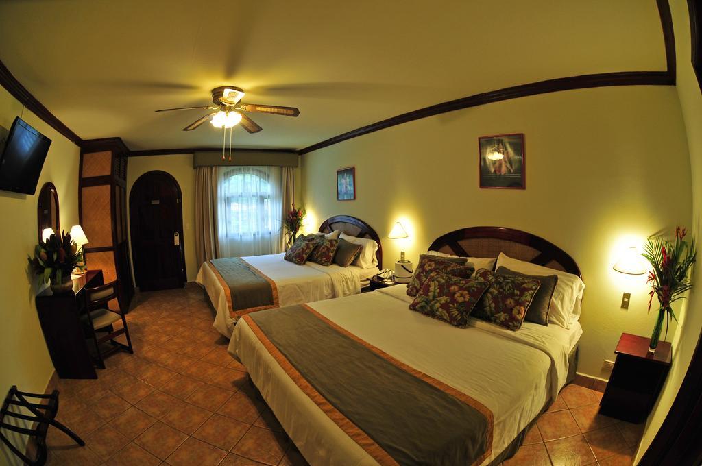 El Tucano Resort & Thermal Spa Quesada  Room photo