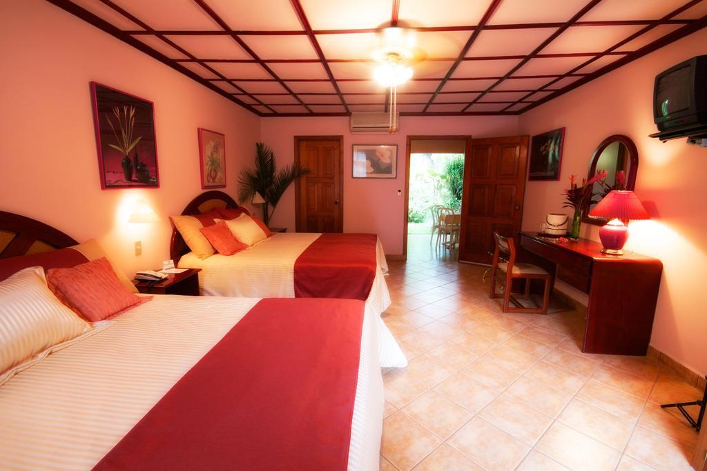 El Tucano Resort & Thermal Spa Quesada  Exterior photo